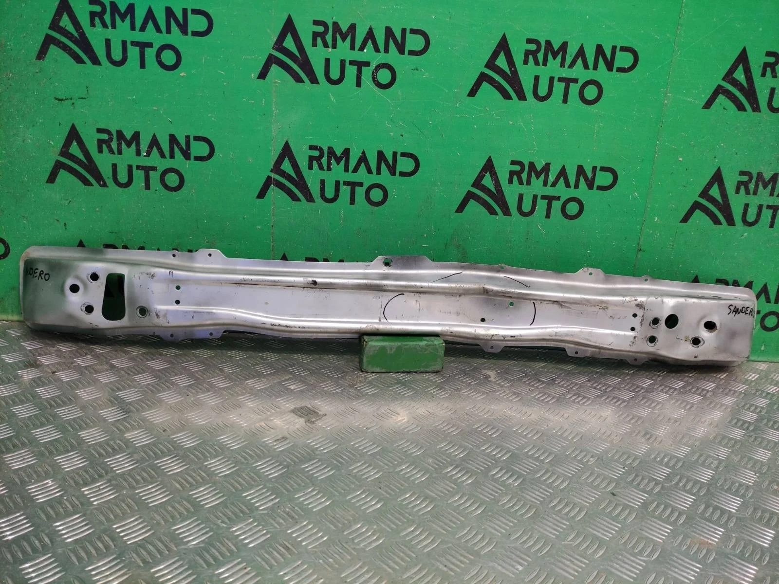 Усилитель бампера Renault Sandero 2013-2022 752107934R 2, передний