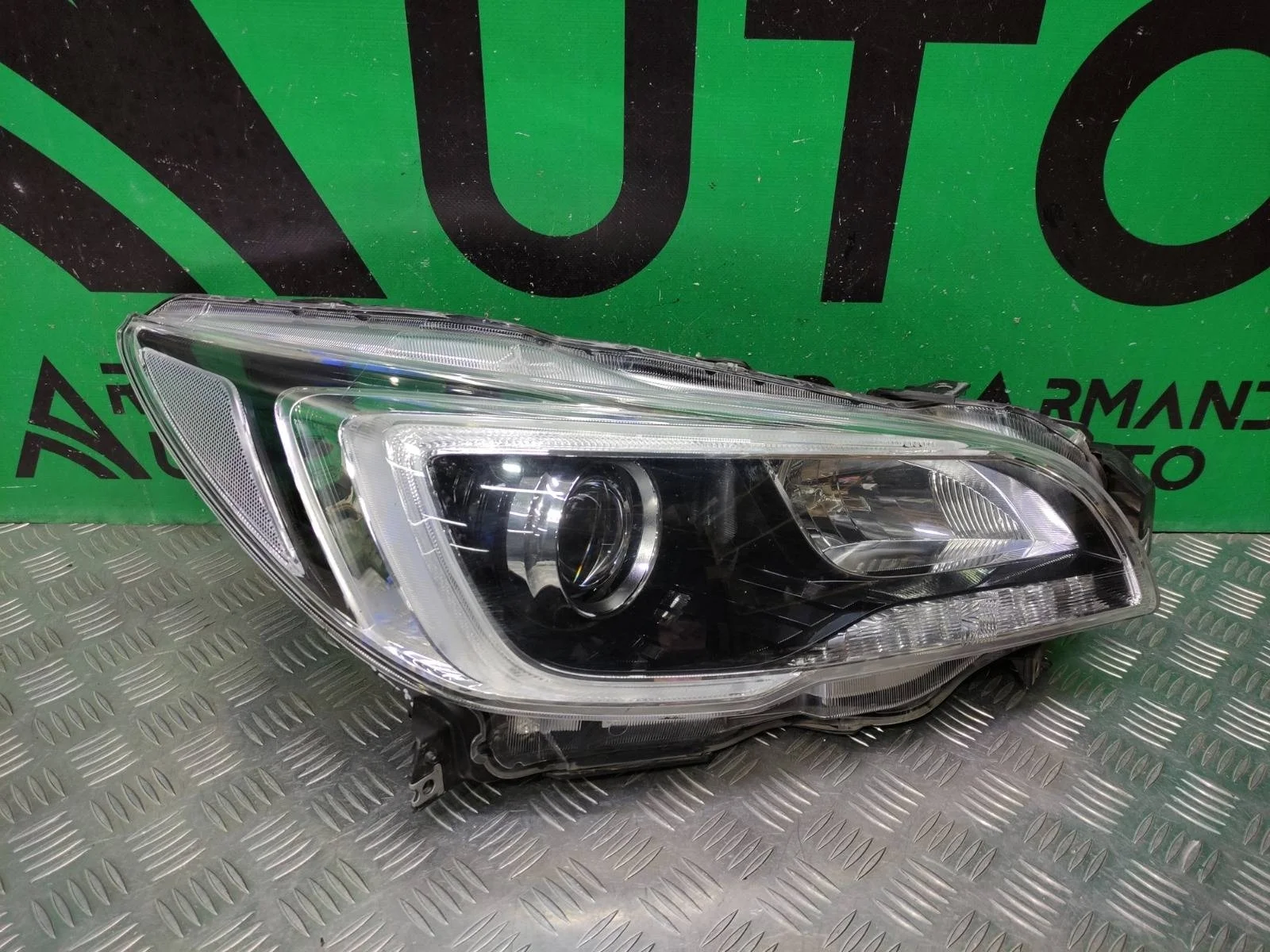 Фара Subaru Outback 2014-2018 84002AL020 5, правая