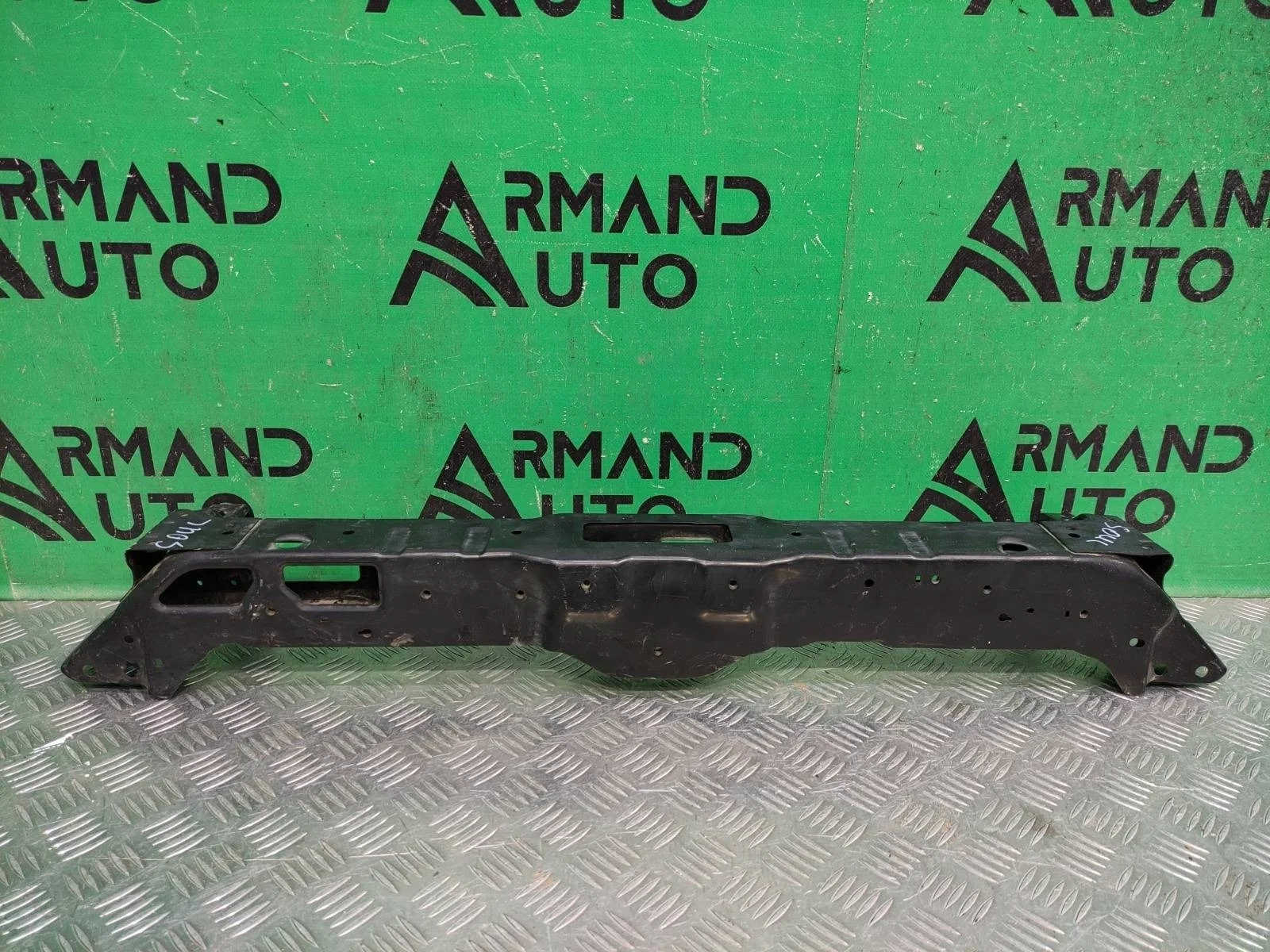 Панель передняя (суппорт радиатора) верхняя Kia Soul 2013-2019 64101B2000 2 PS