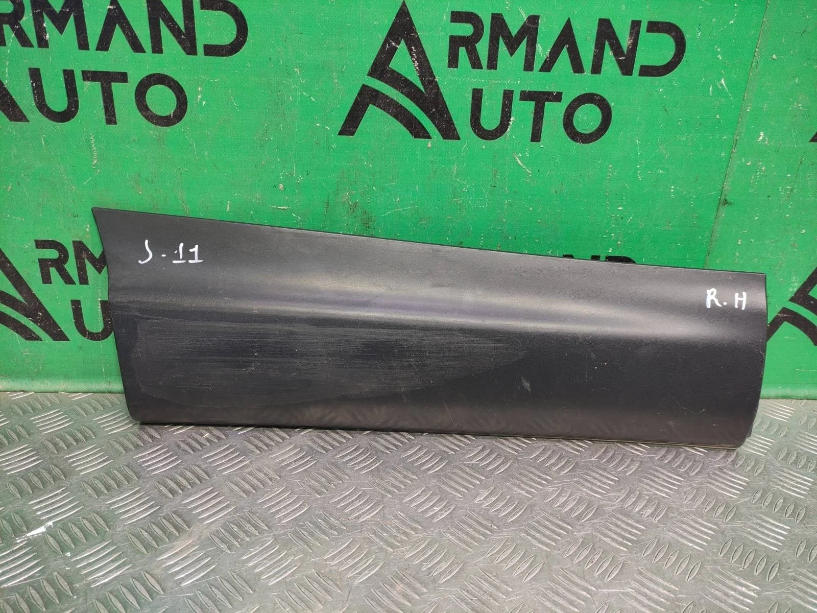 Молдинг двери Nissan Qashqai 2013-2022 82870BM90B 2 J11, задний правый