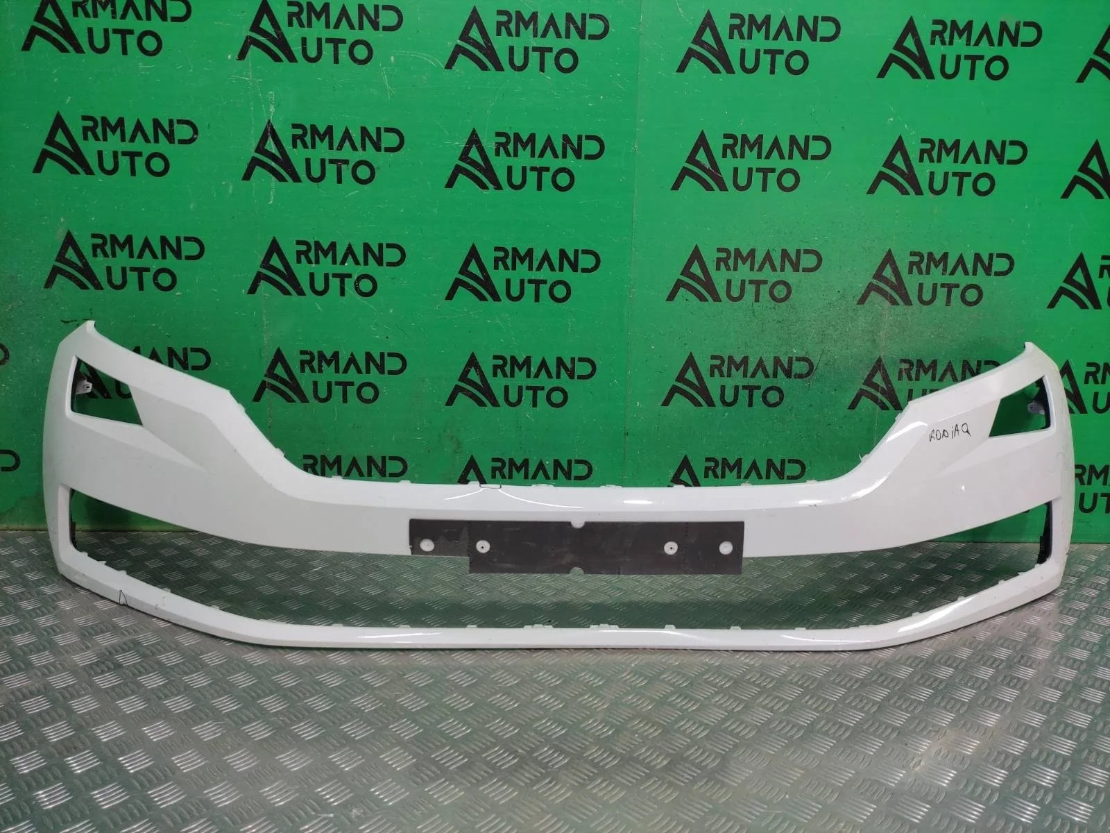 Бампер Skoda Kodiaq 2016-2022 562807221A 1, передний