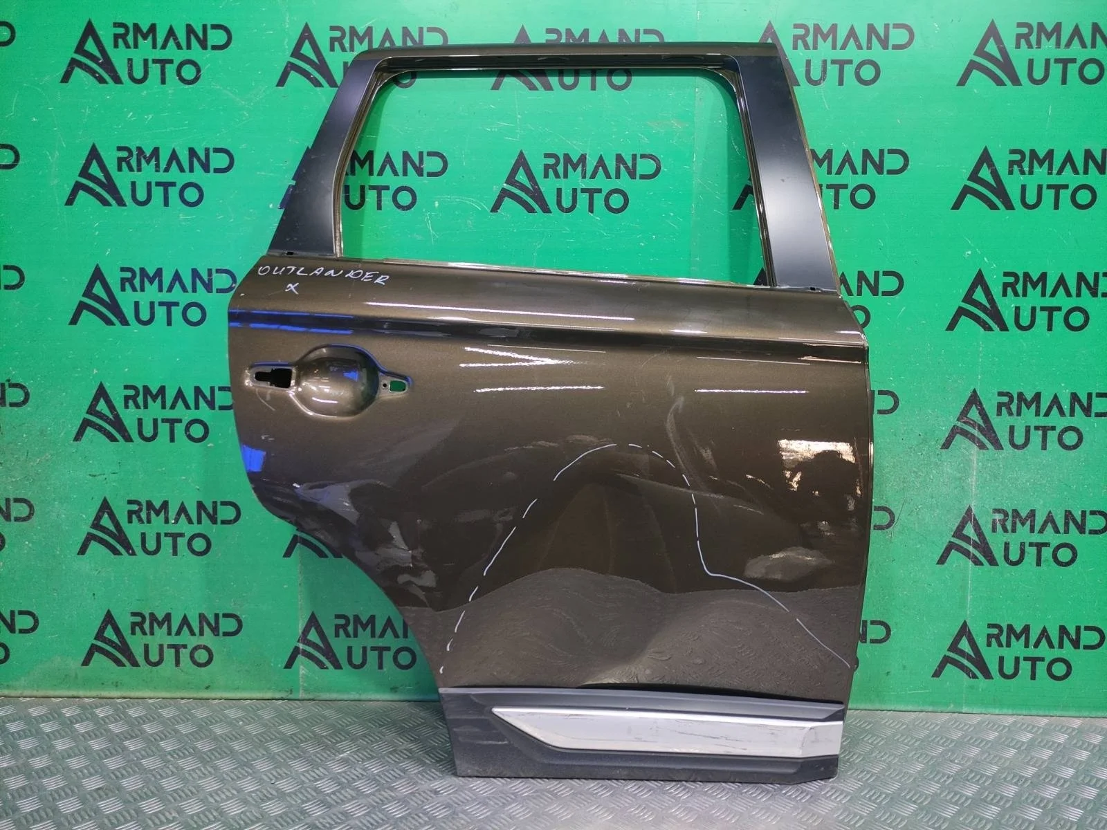 Дверь Mitsubishi Outlander 2015-2023 5730B558 3, задняя правая