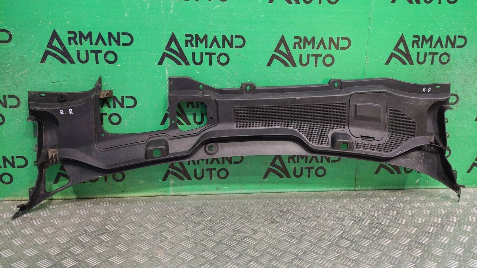 Жабо Land Rover Discovery Sport 2014-нв LR111636 1 L550