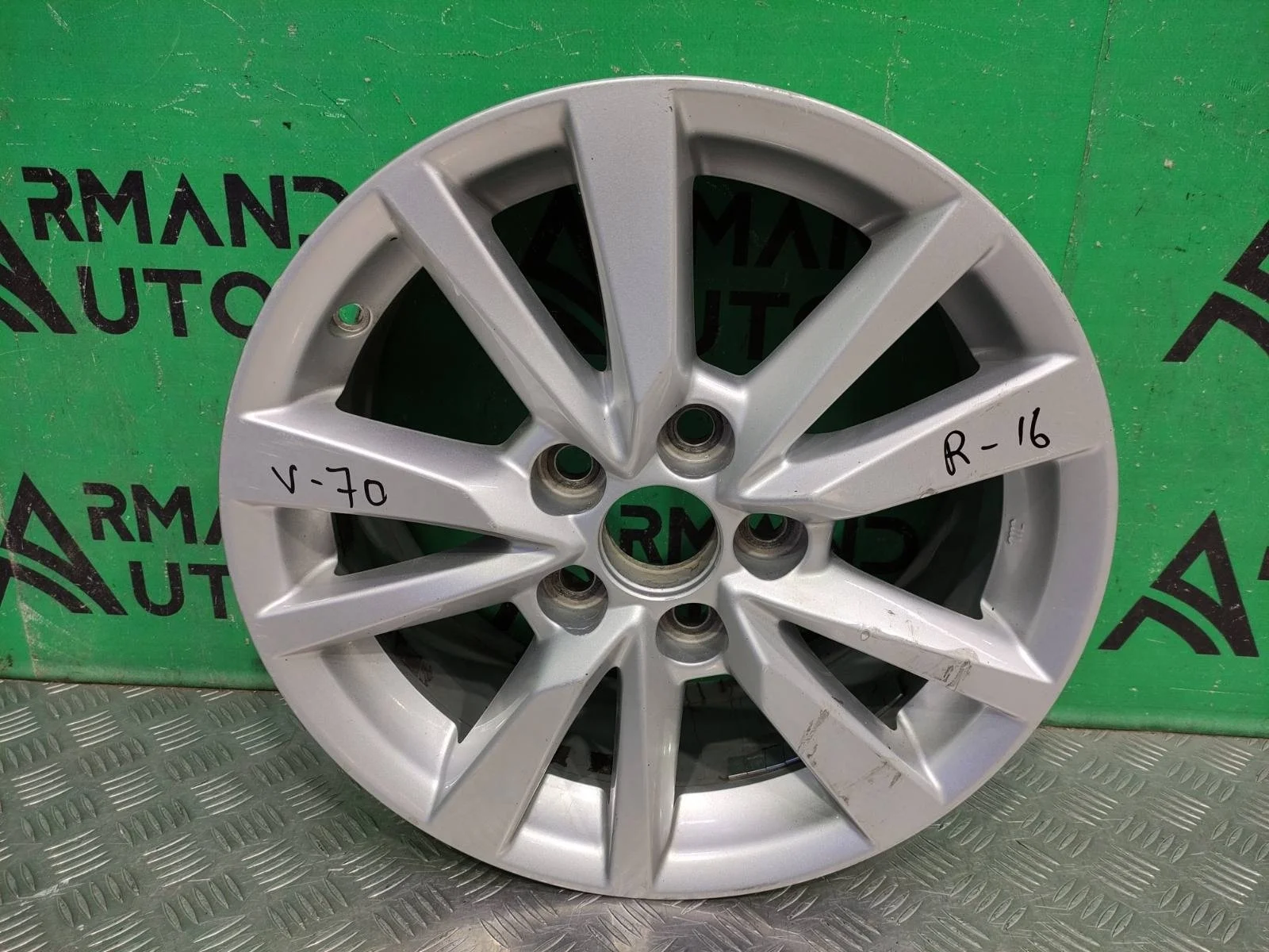 Диск колесный r16 Toyota Camry 4261106E30 8 XV70