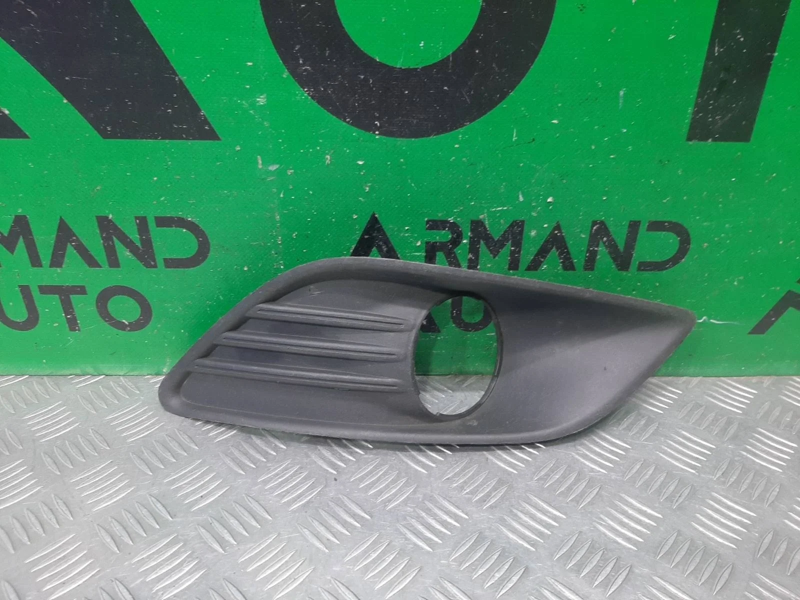 Окантовка птф Ford Focus 2008-2011 1528561 2, правая