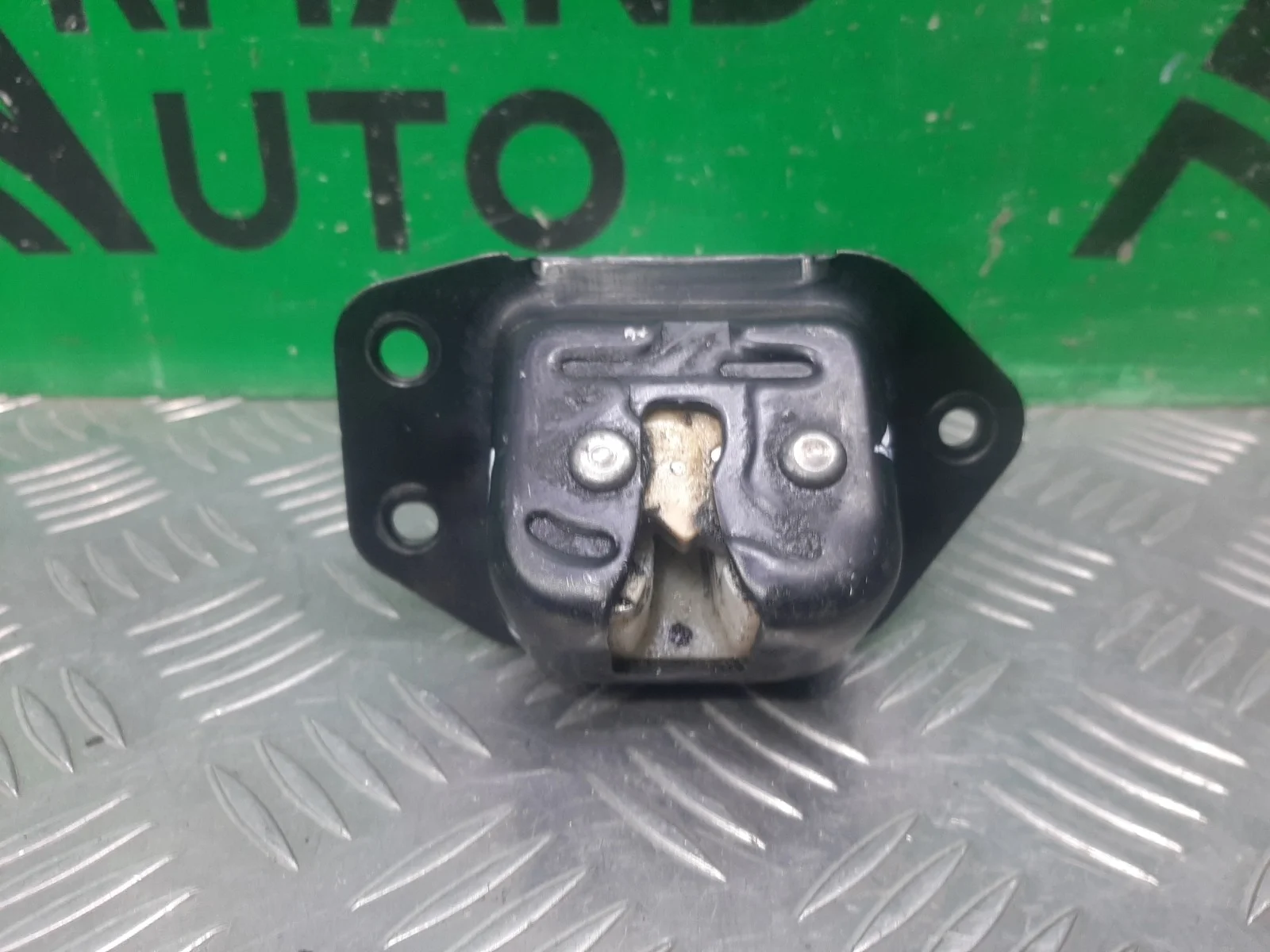 Замок двери багажника Nissan X-Trail 2010-2015 90502EN00A 2 T31