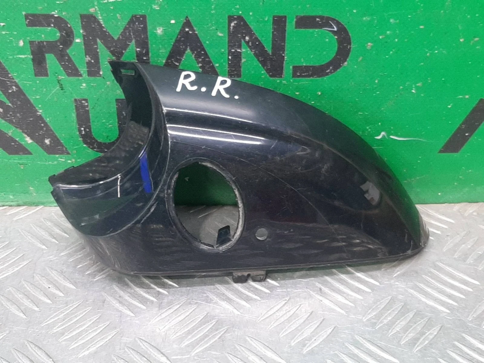 Крышка зеркала нижняя Land Rover Range Rover Sport 2013-2022 LR065398 2 L494, левая