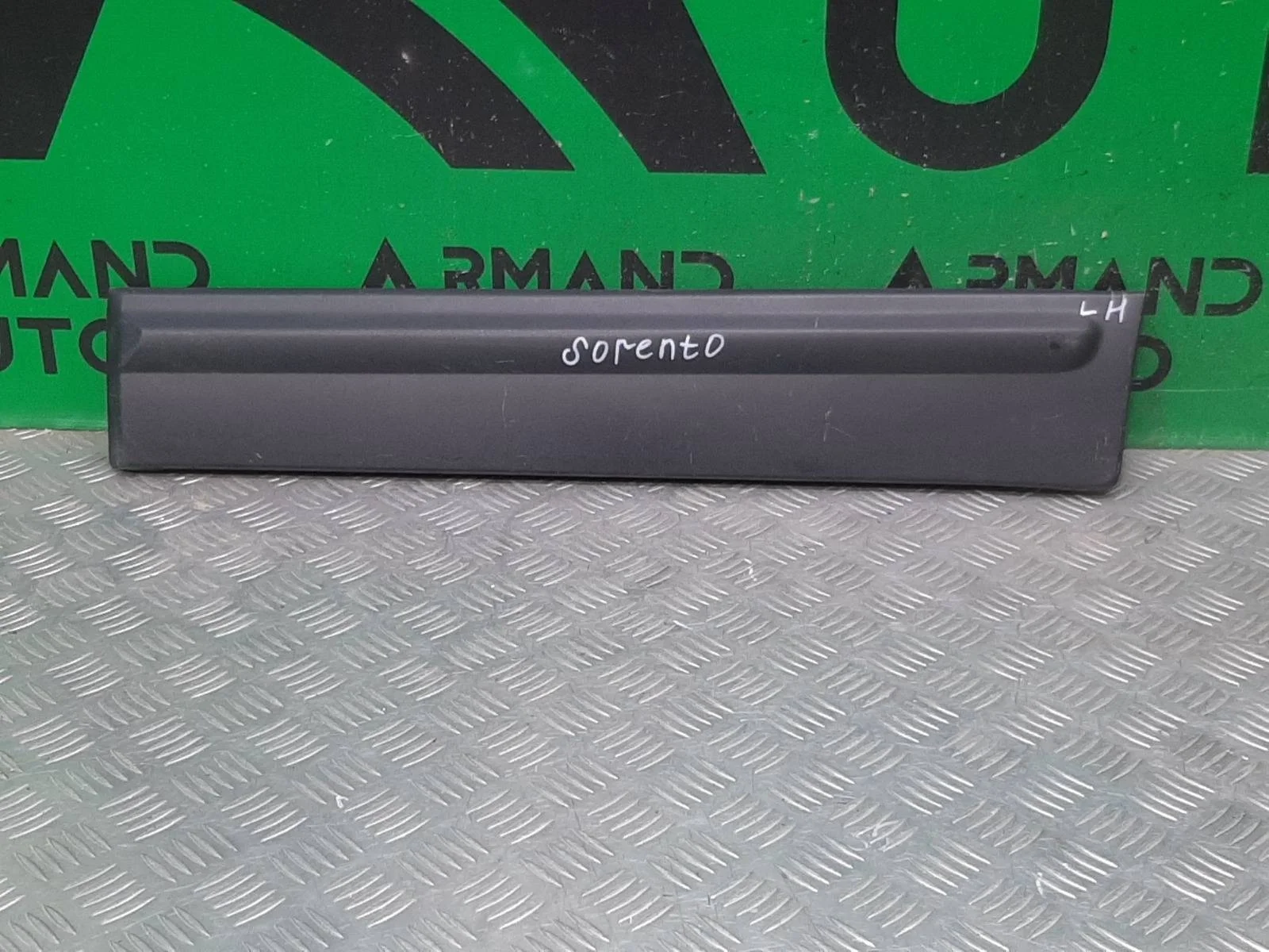 Молдинг двери Kia Sorento 2009-2019 877312P000 2 XM, задний левый