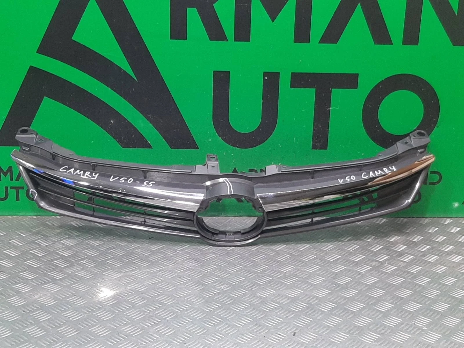 Решетка радиатора Toyota Camry 2014-2017 5310133512 7 XV50