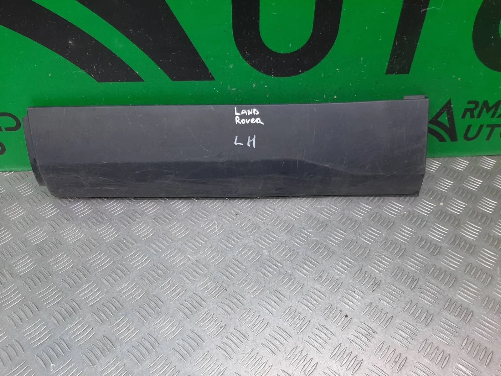 Молдинг двери Land Rover Discovery Sport 2014-2019 LR073085 1 L550, задний левый