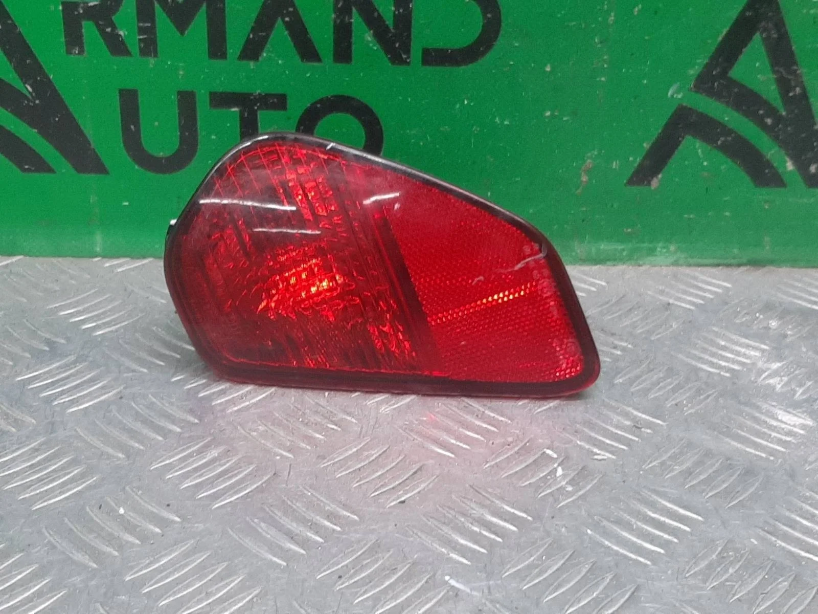 Фонарь противотуманный Mitsubishi Outlander 2015-2023 8337A137 3, левый