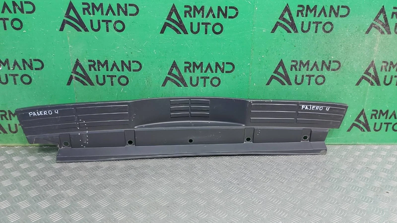Накладка бампера верхняя Mitsubishi Pajero 2006-2022 6410A186 4, задняя