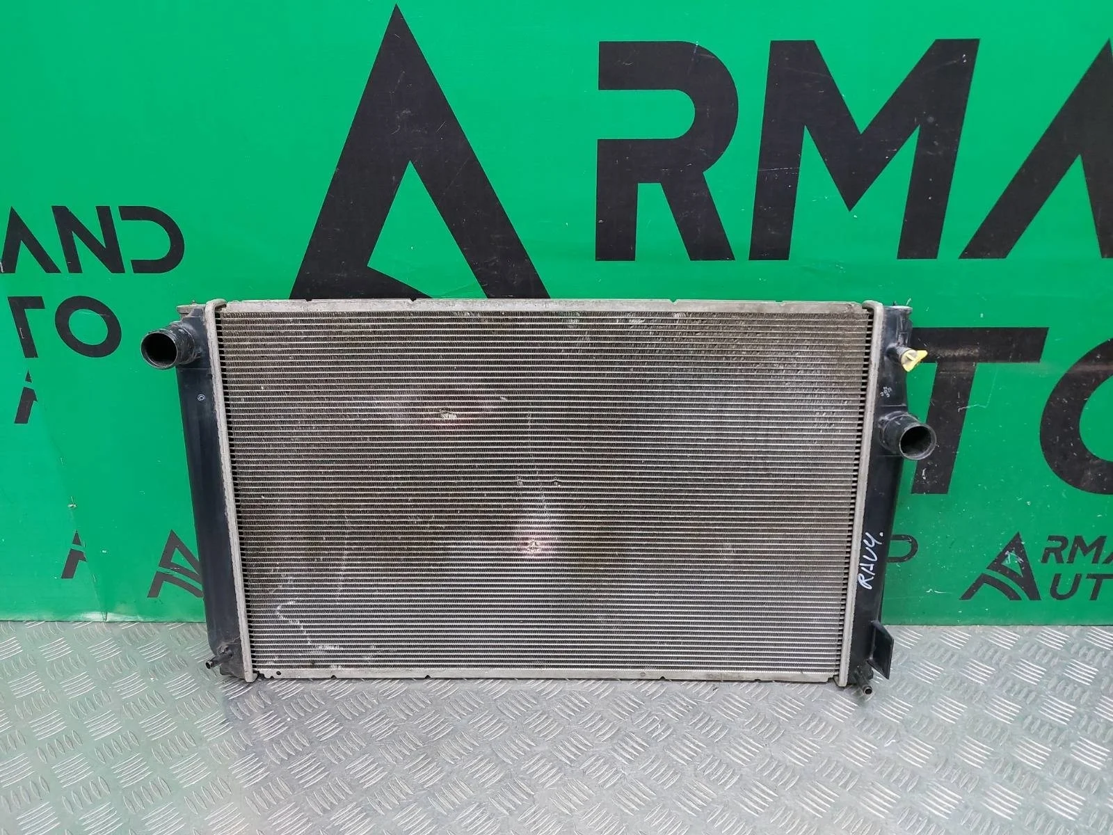 Радиатор двигателя (двс) Toyota RAV4 2005-2013 1640028560 3 XA30