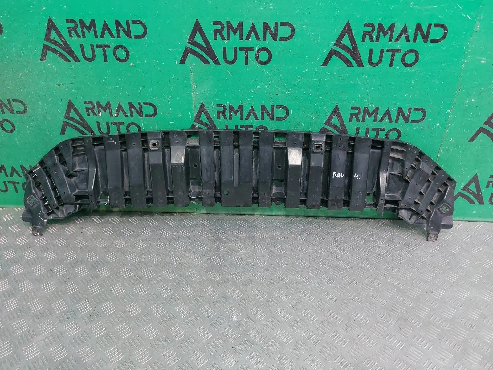 Пыльник бампера Toyota RAV4 2012-2019 5261842070 4 CA40, передний