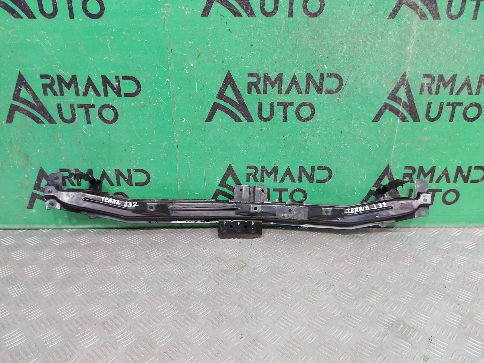 Кронштейн бампера верхний Nissan Teana 2008-2014 62290JN20A 2 J32, передний