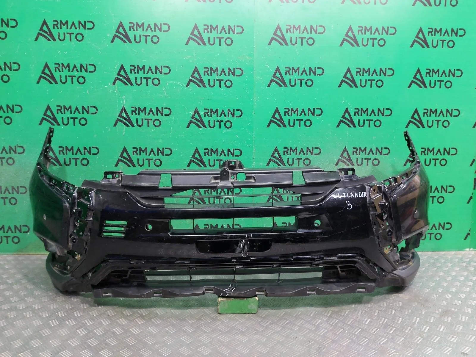 Бампер Mitsubishi Outlander 2018-2023 6400J474 3, передний