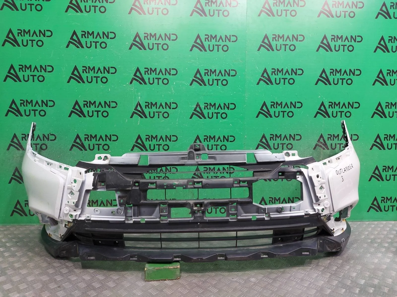 Бампер MItsubishi Outlander 2018-2023 6400J474 3, передний