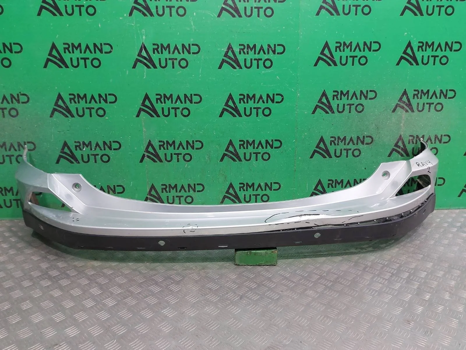 Бампер Toyota RAV4 2015-2019 521590R915 4 CA40, задний