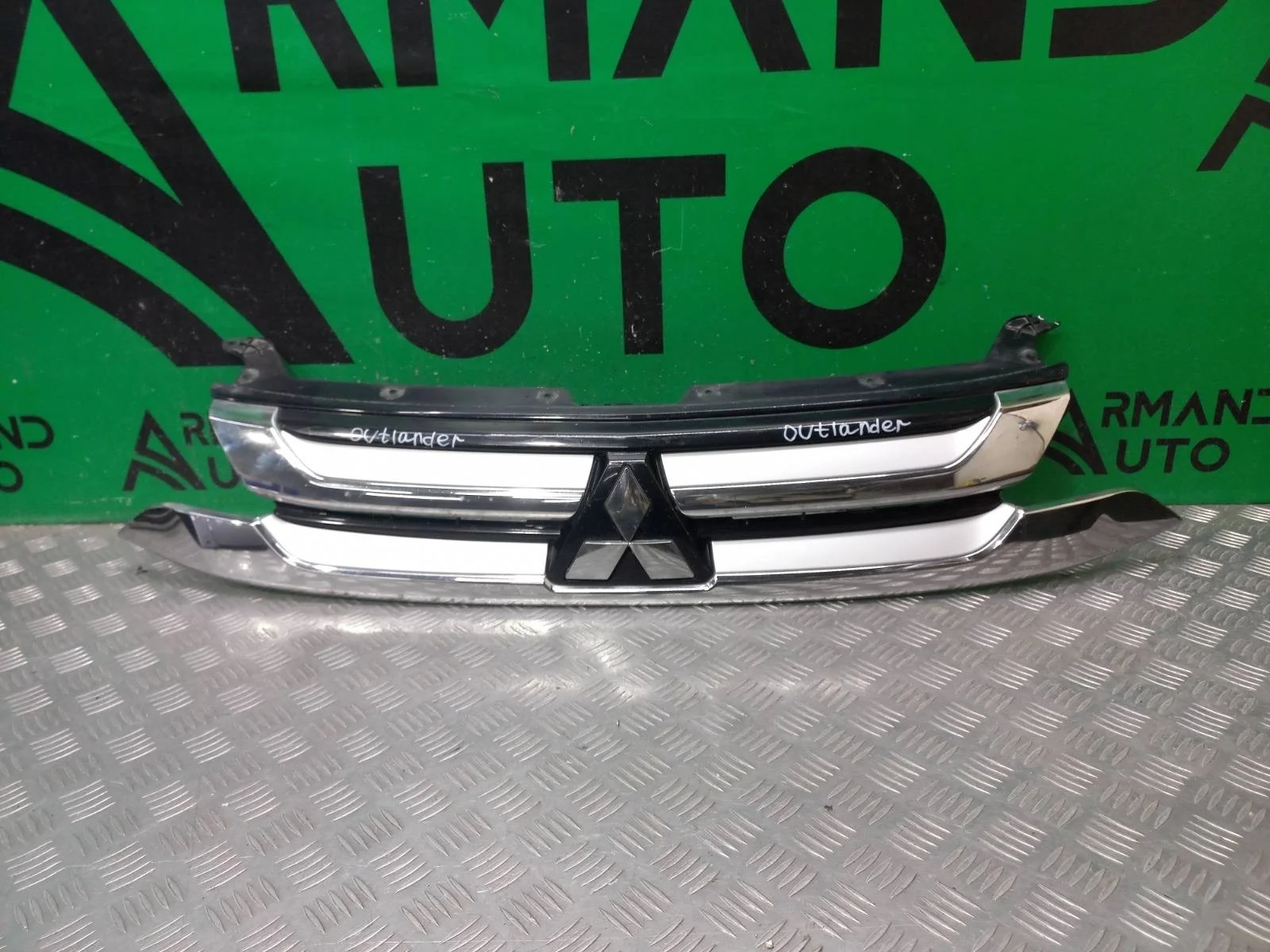 Решетка радиатора Mitsubishi Outlander 2015-2018 7450A967 3