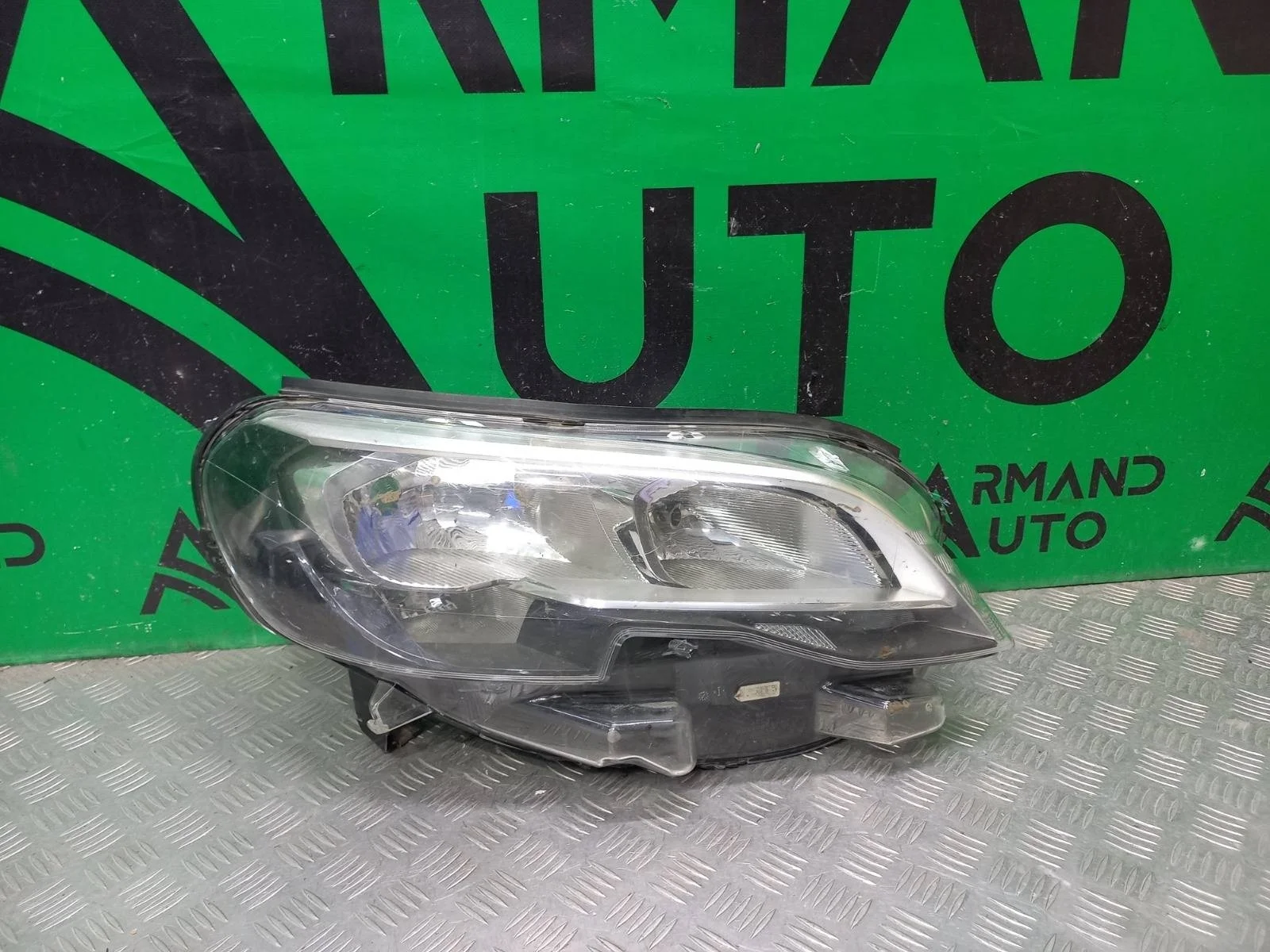 Фара Peugeot Expert 2016-нв 9808572580 3, правая