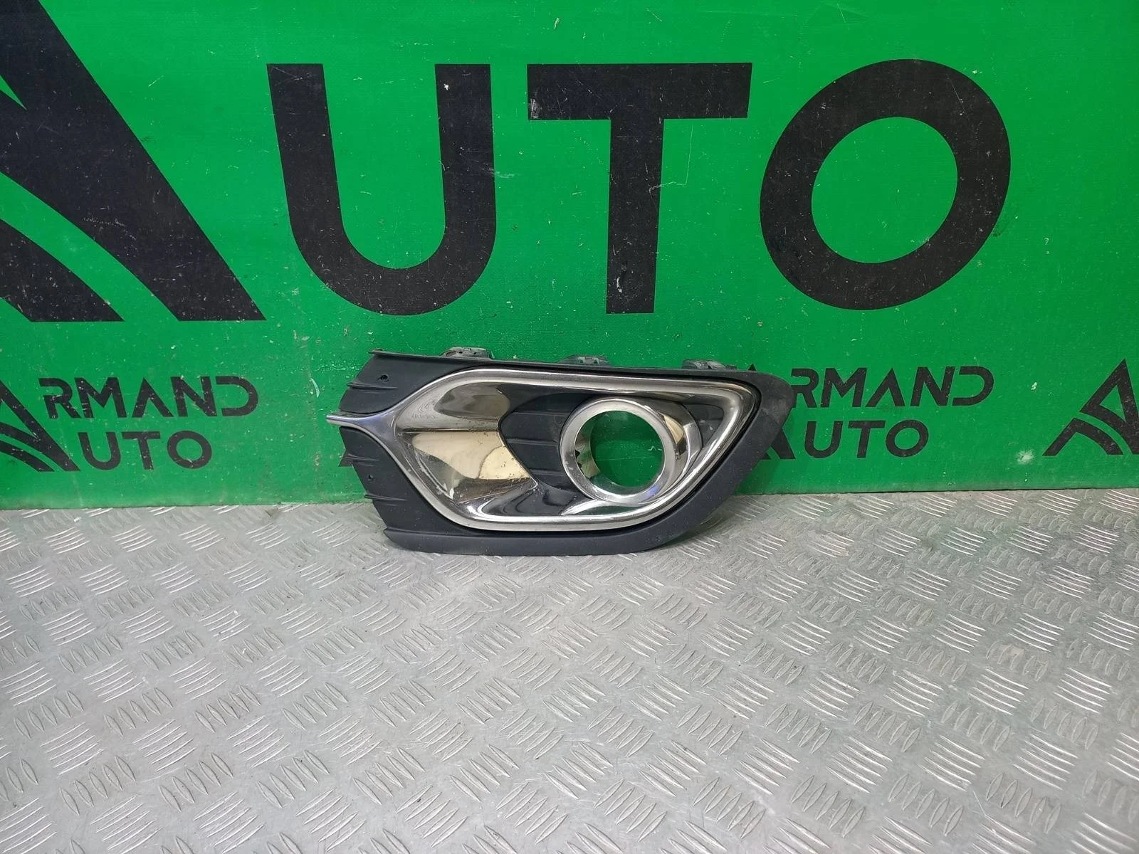Окантовка птф Renault Logan 2012-2018 263311420R 2, правая