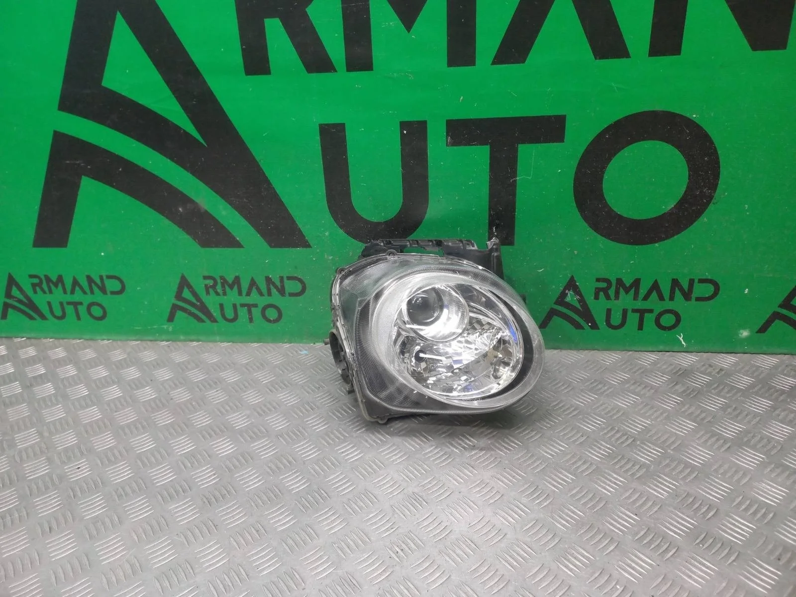 Фара Nissan Juke 2014-2019 260103YM6A 1 YF15, правая
