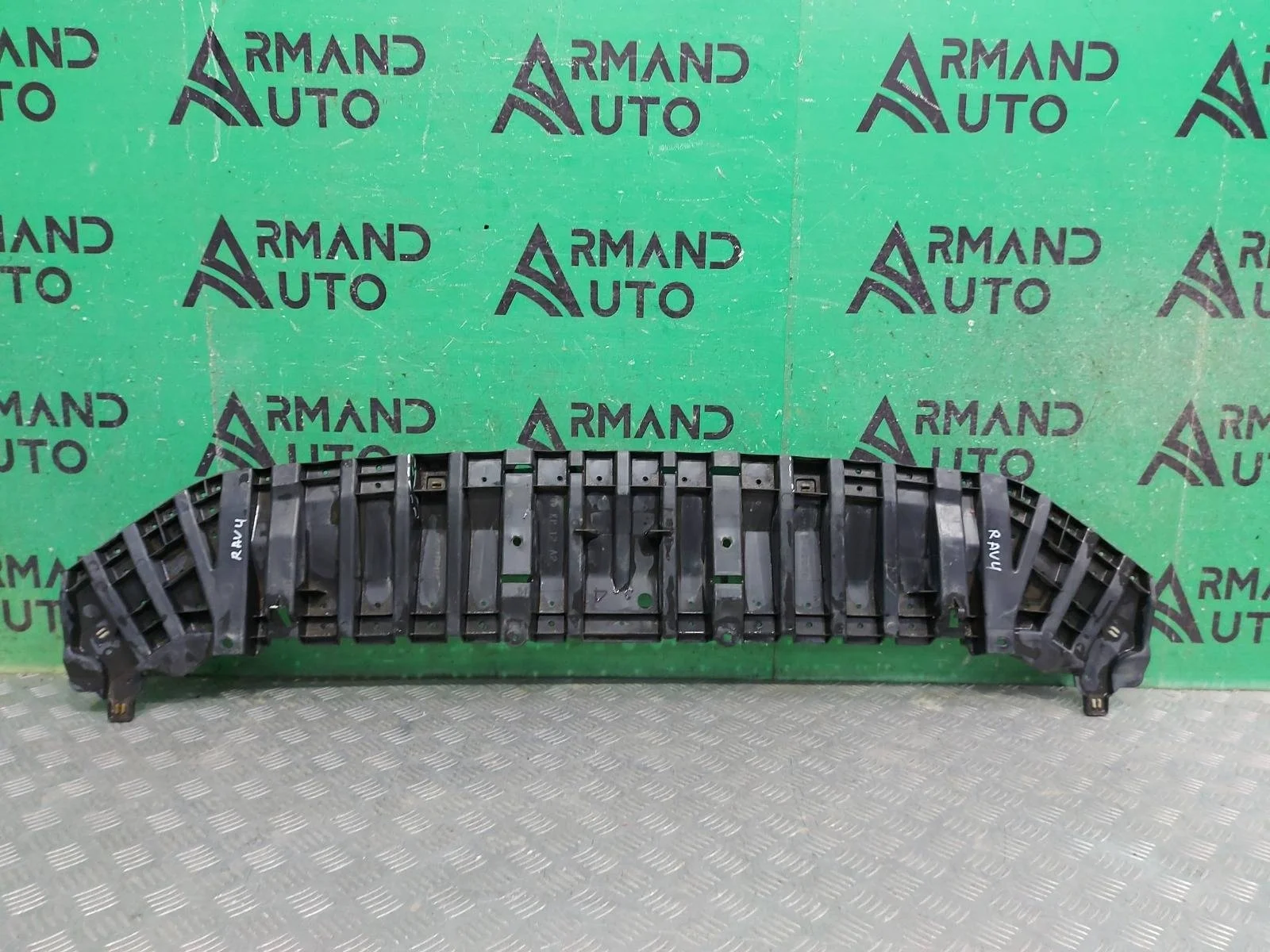 Пыльник бампера Toyota RAV4 2012-2019 5261842070 4 CA40, передний