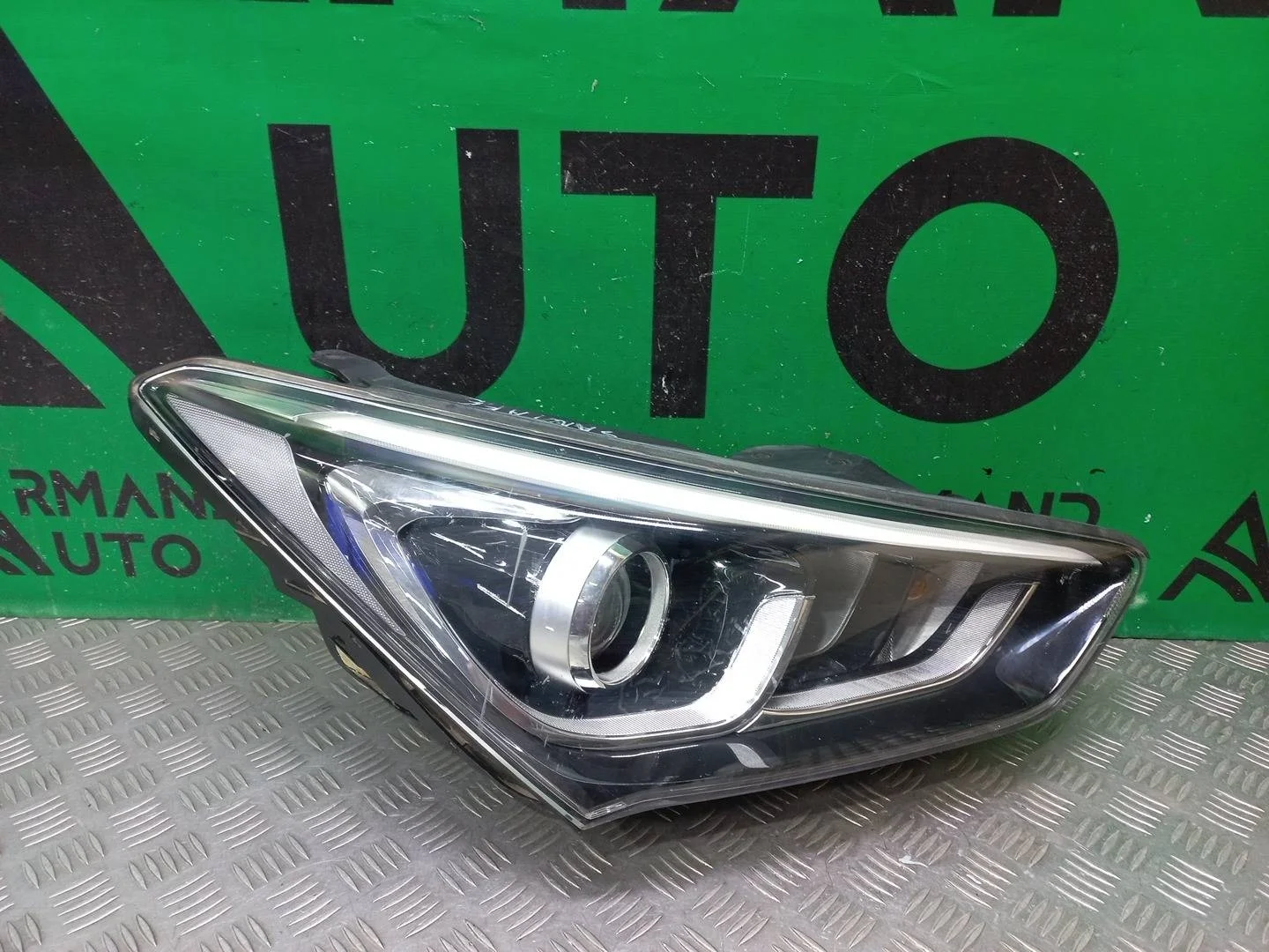 Фара Hyundai Santa Fe 2015-2019 921022W600 3 DM, правая