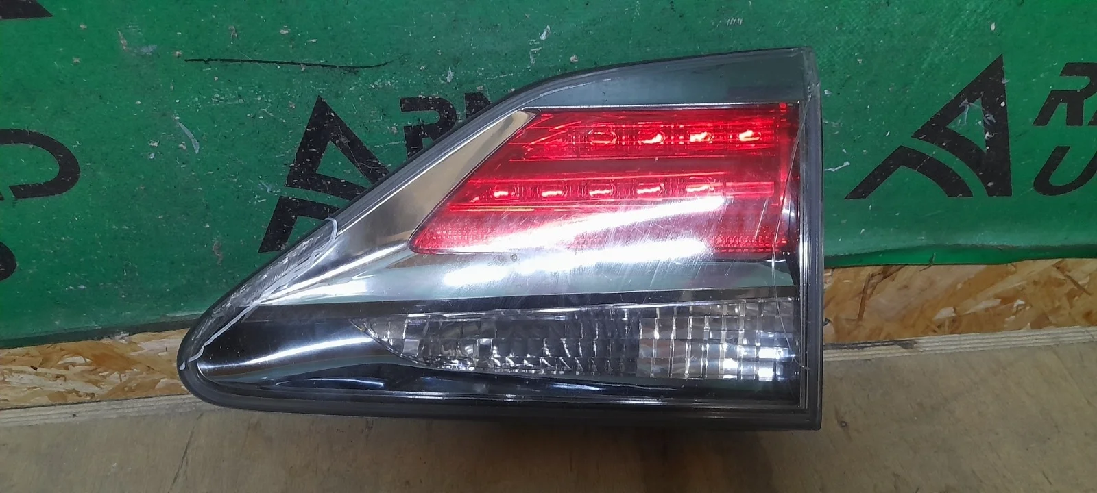 Фонарь внутренний Lexus RX 2012-2015 8158148130 3 AL10, правый