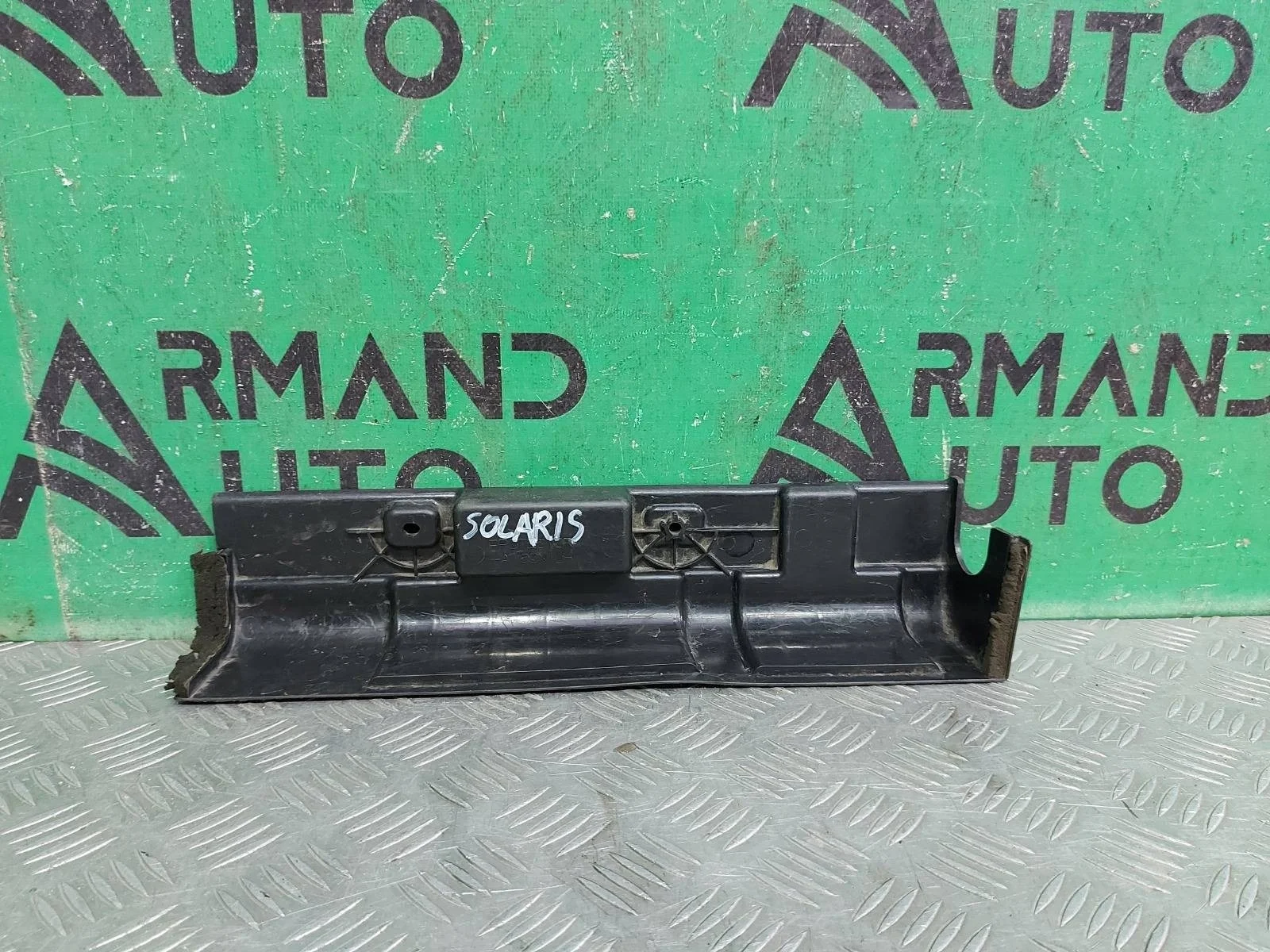 Дефлектор радиатора Hyundai Solaris 2010-2017 253214L000 1, левый