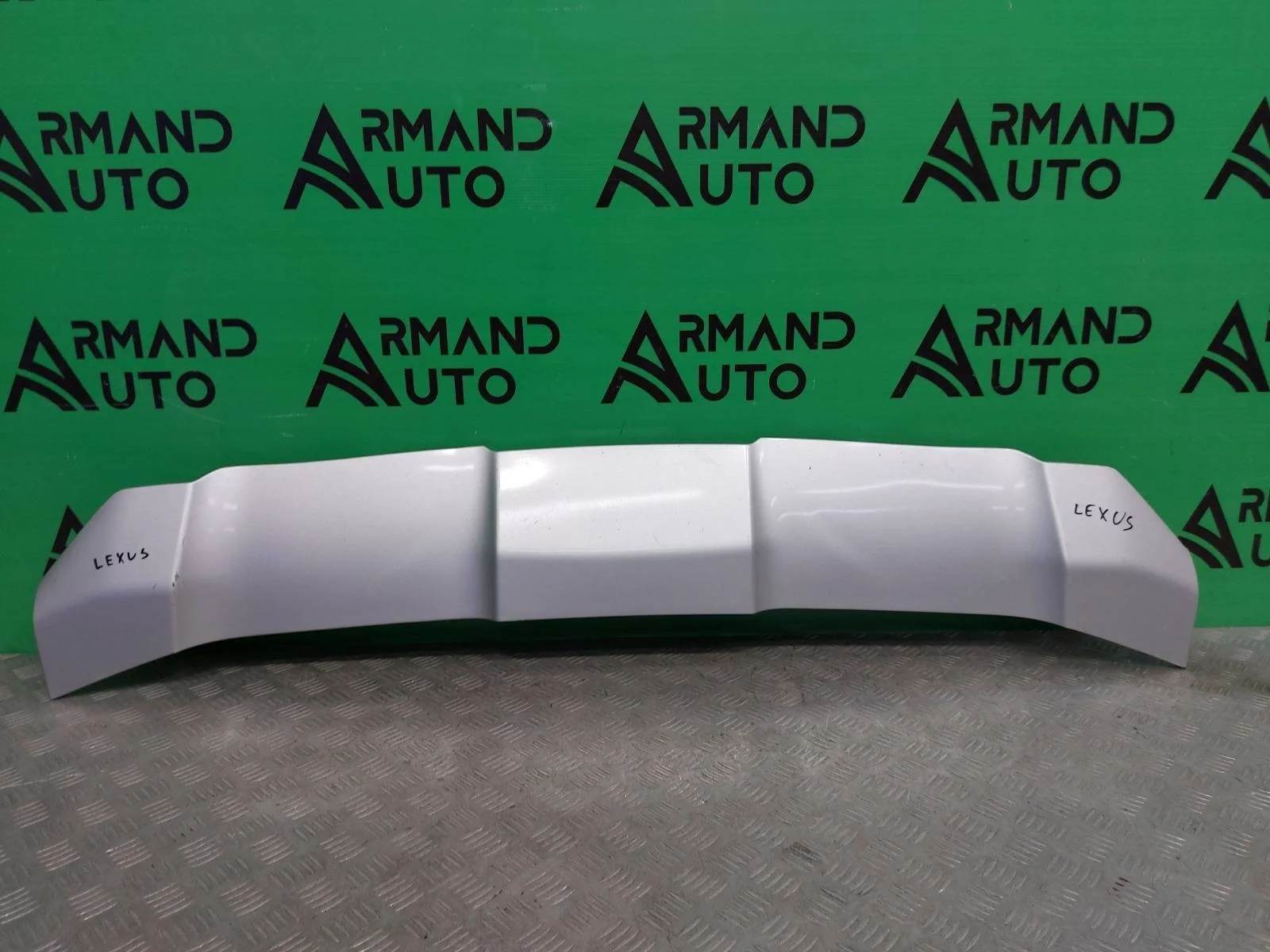 Накладка бампера Lexus LX 2015-2023 5212960050 3 URJ200, передняя
