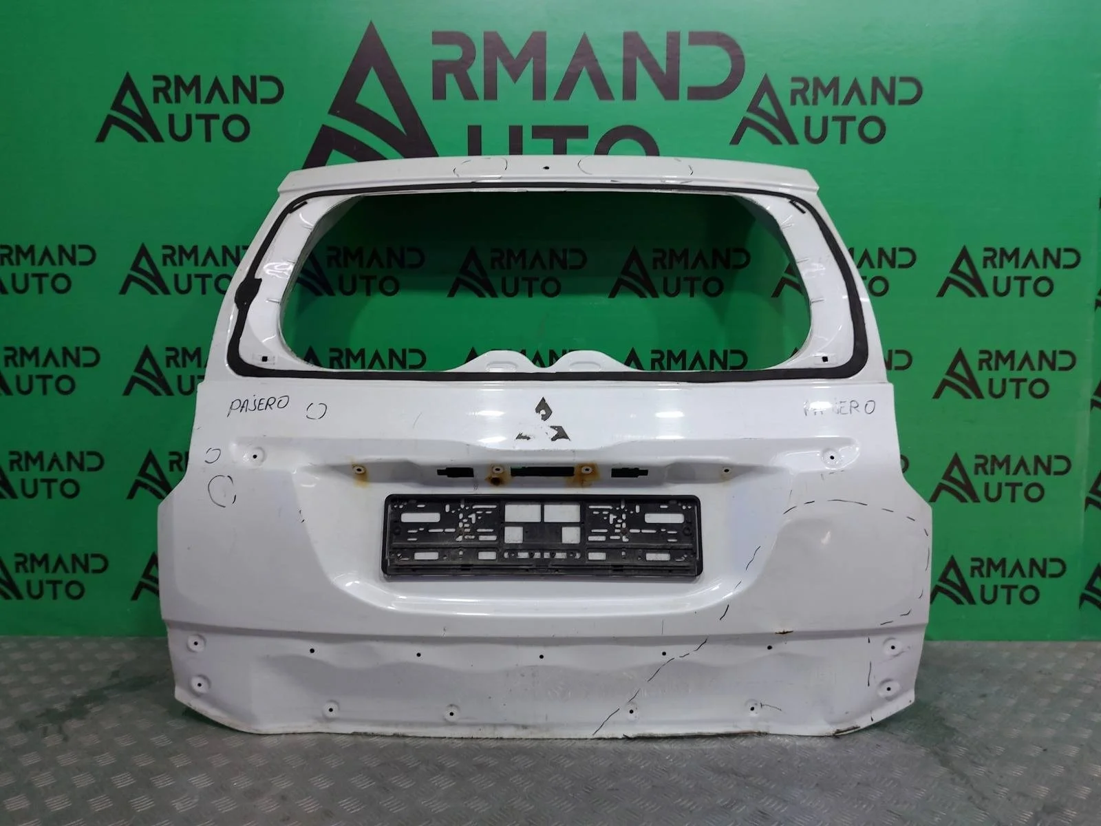 Дверь багажника Mitsubishi Pajero Sport 2015-2021 5801B684 3