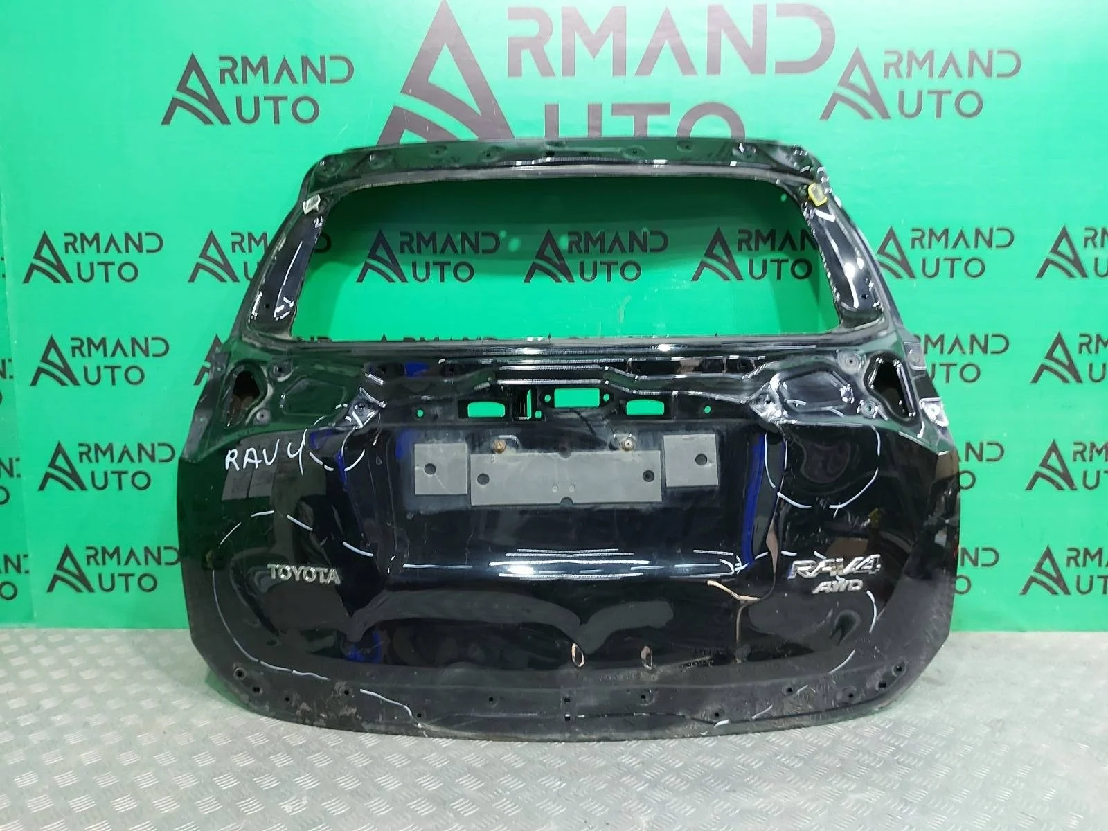 Дверь багажника Toyota RAV4 2015-2019 670050R270 4 CA40