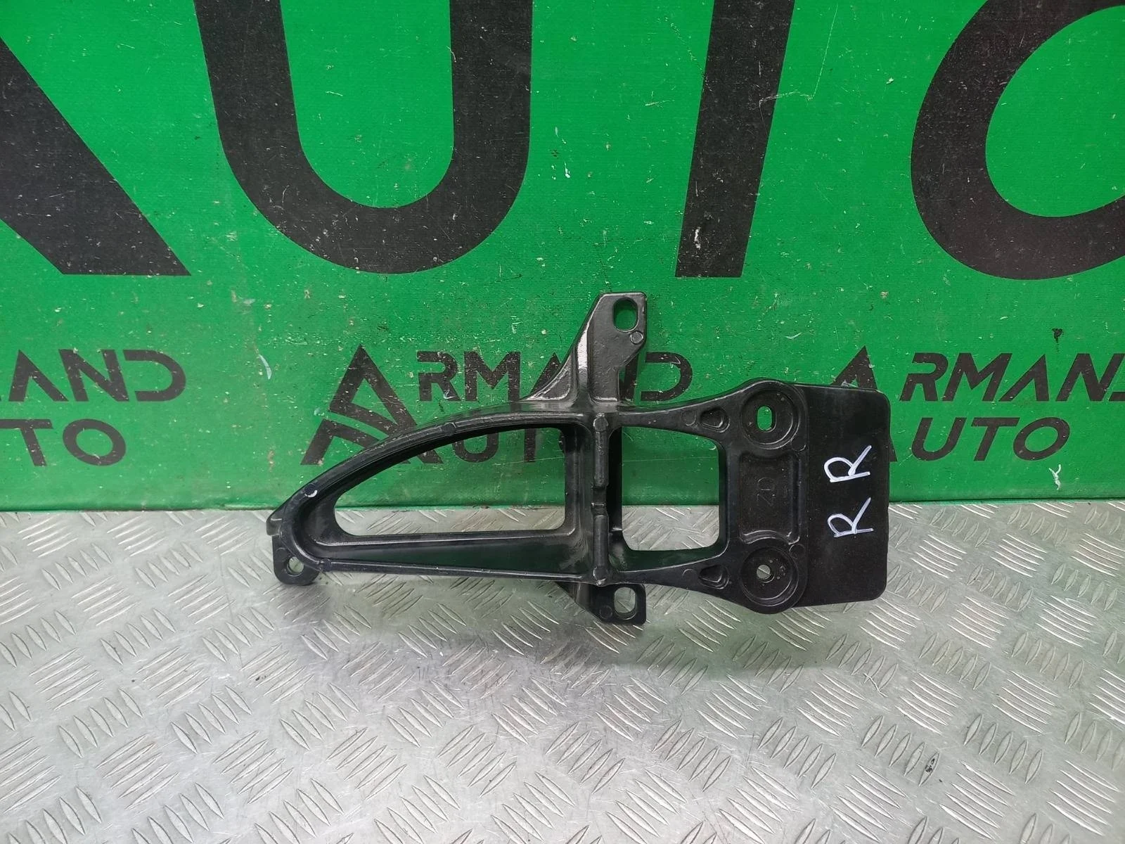 Кронштейн подножки порога Land Rover Range Rover 2012-2022 VPLGP0116 4 L405, задний левый
