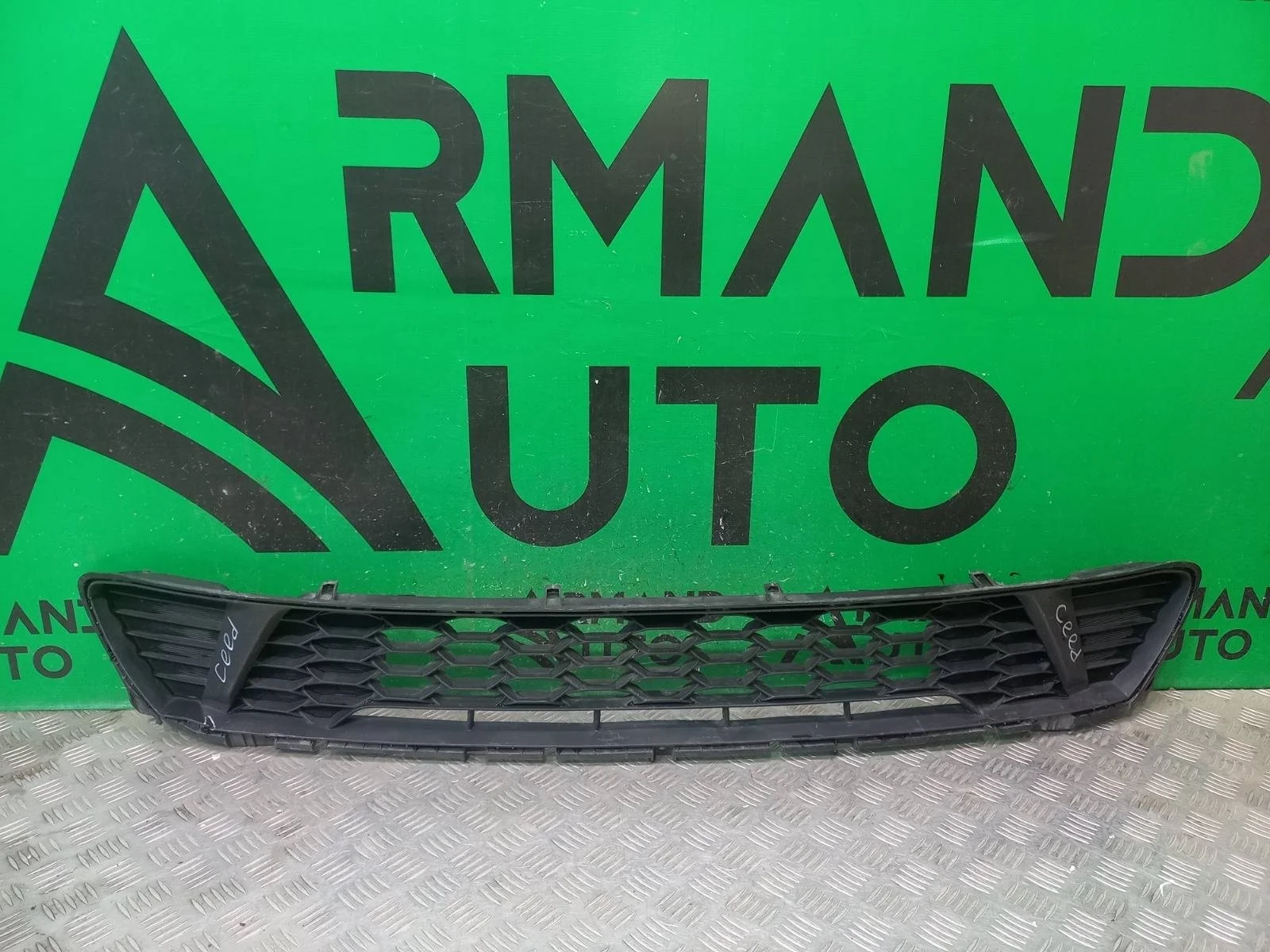 Решетка бампера Kia Ceed 2018-2021 86560J7000 3 CD, передняя