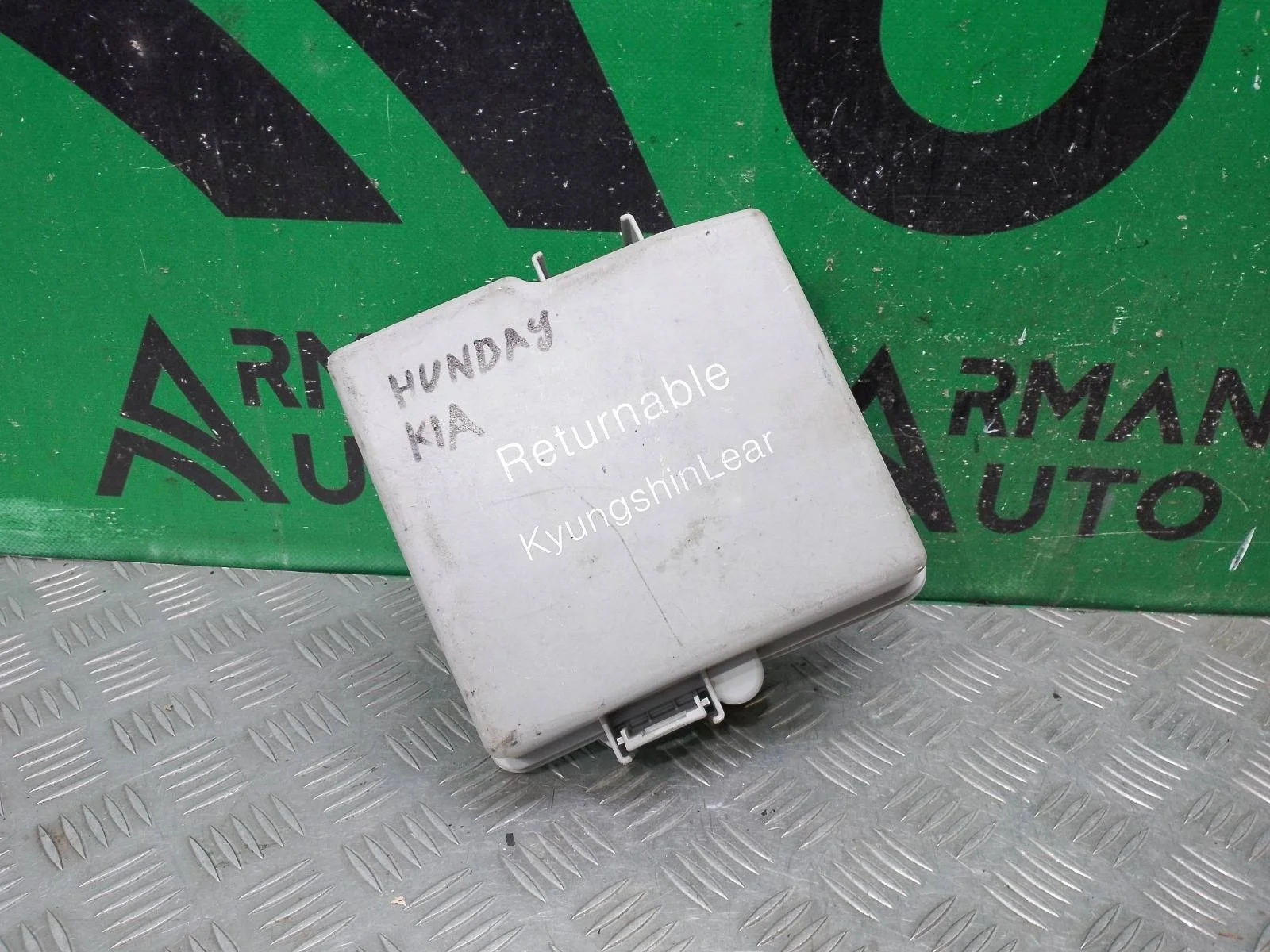 Крышка блока предохранителей Kia Sorento 2012-2019 919412P530 2 XM