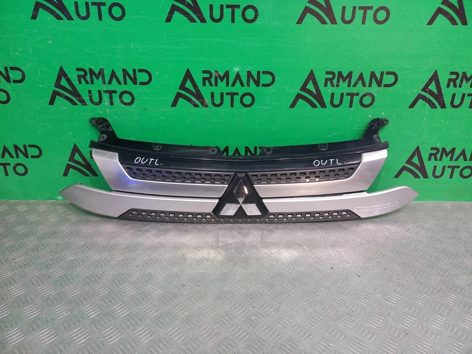 Решетка радиатора Mitsubishi Outlander 2018-2023 7450B298 3