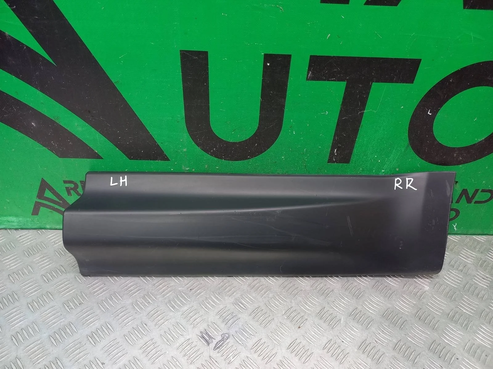 Молдинг двери Land Rover Range Rover Sport 2013-2022 LR077214 2 L494, задний левый