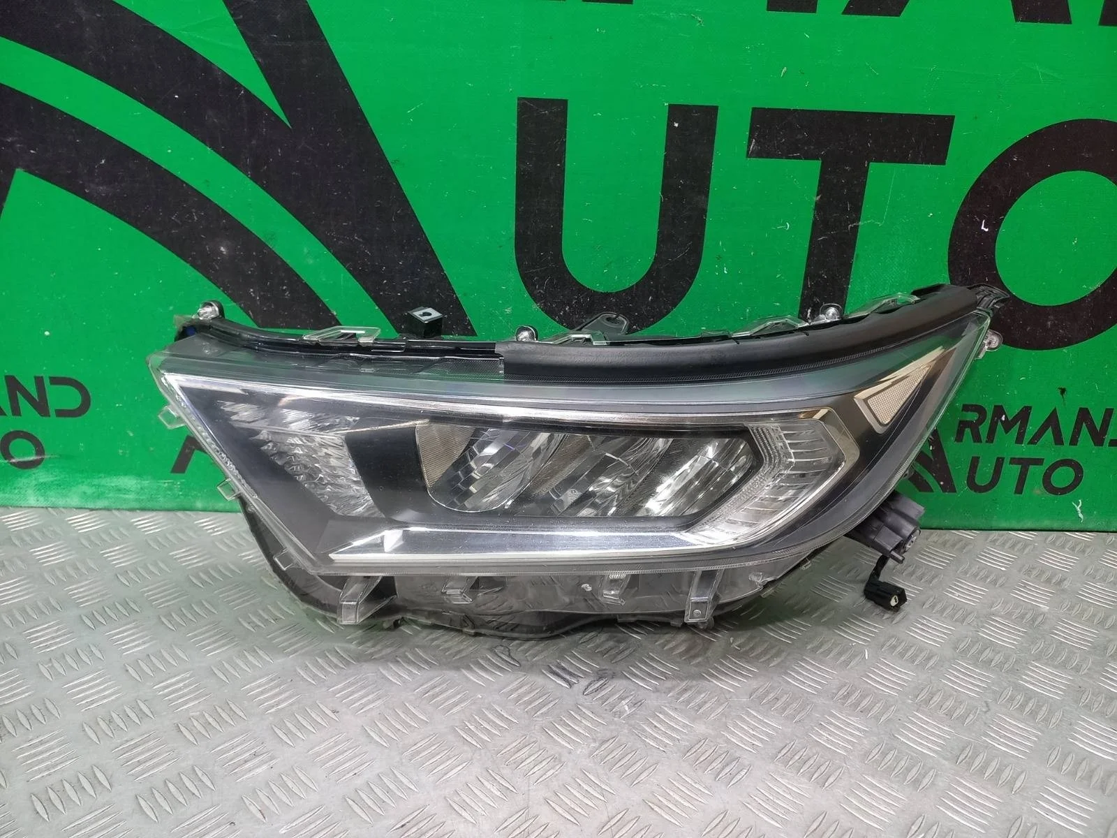 Фара Toyota RAV4 2018-нв 8118542840 5 XA50, левая
