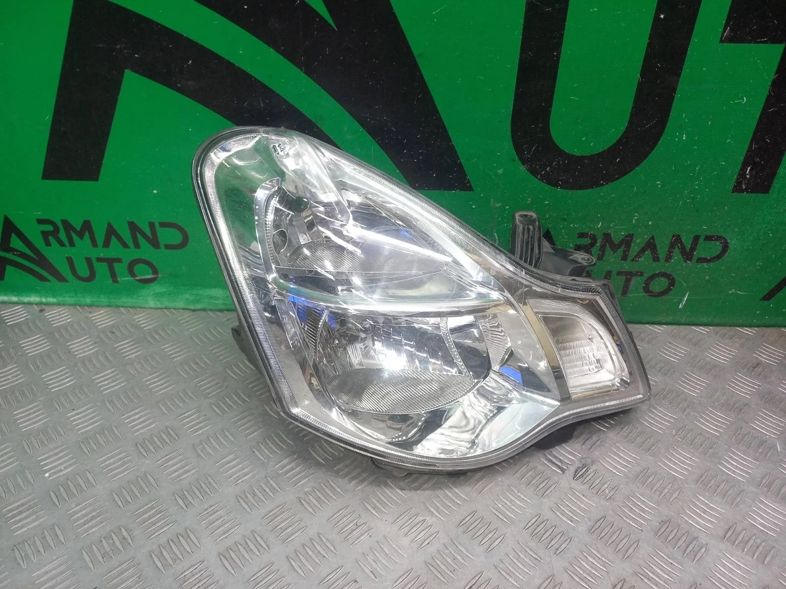 Фара Nissan Almera 2012-2018 260104AA0B G15, правая