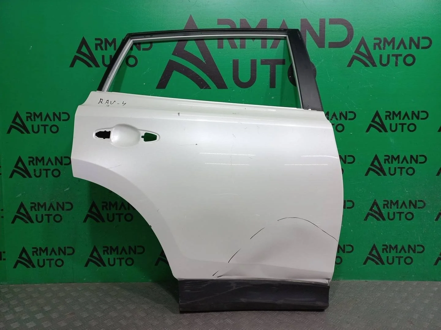 Дверь Toyota Rav4 2012-2015 670030R110 4 CA40, задняя правая