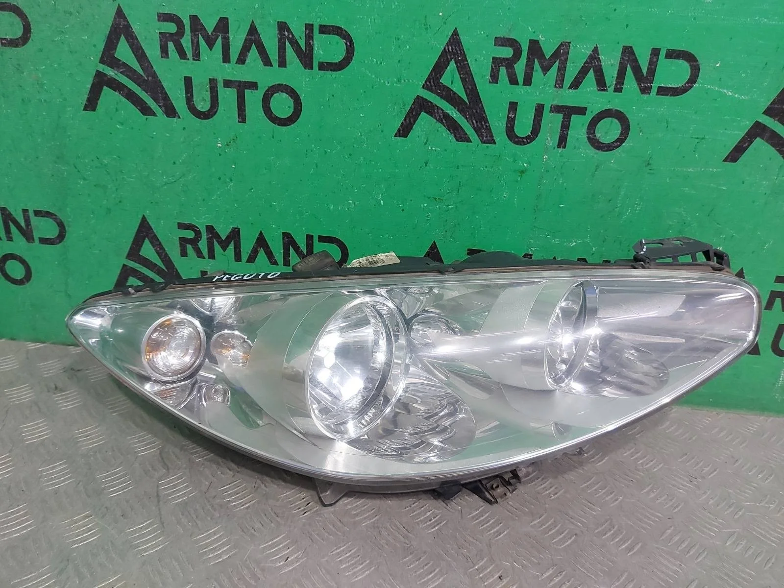 Фара Peugeot 308 2011-2015 1627682280 1 T7, правая