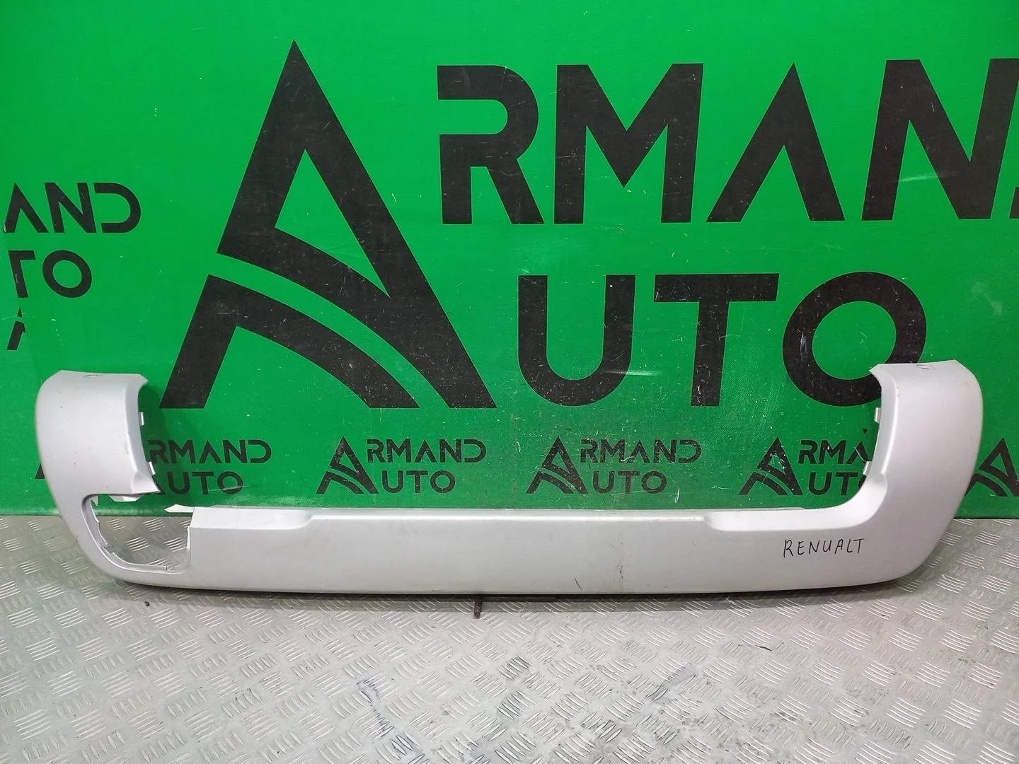 Накладка бампера Renault Duster 2021-нв 850700542R 2, задняя