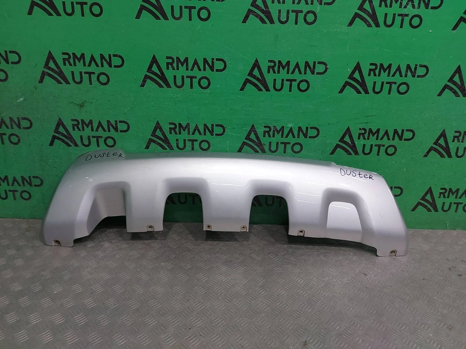 Накладка бампера Renault Duster 2015-2021 850706023R 1, задняя