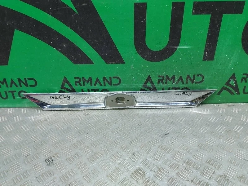 Накладка двери багажника Geely Atlas 2016-2022 6070003400889 NL-3