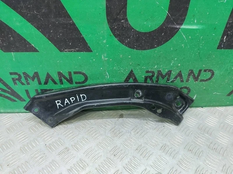 Кронштейн фары Skoda Rapid 2020-2023 60U805932A 2, правый