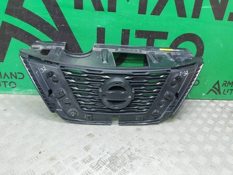 Решетка радиатора Nissan X-Trail 2017-2022 62310HZ30B 3 T32