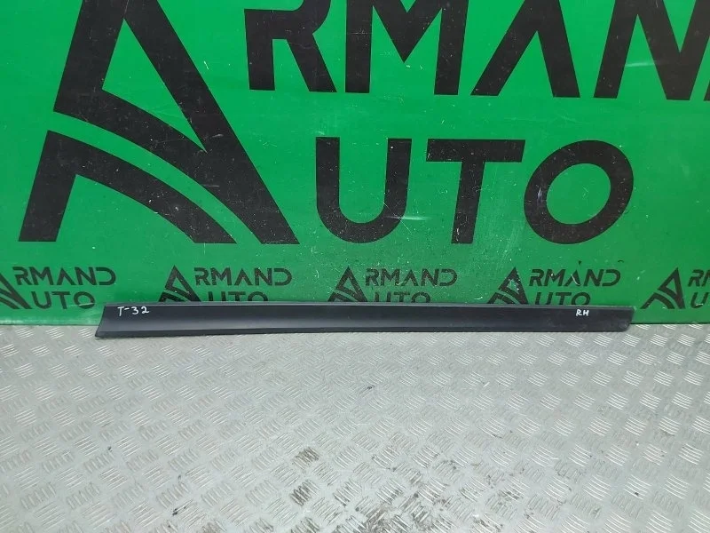 Молдинг двери Nissan X-Trail 2013-2022 808764CM1B 3 T32, передний правый