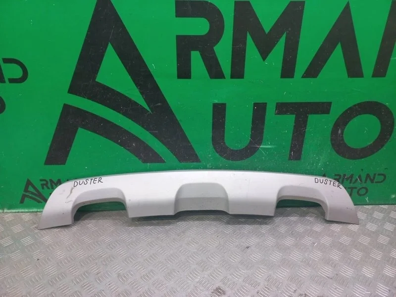 Накладка бампера Renault Sandero 2013-2022 850700447R 2, задняя