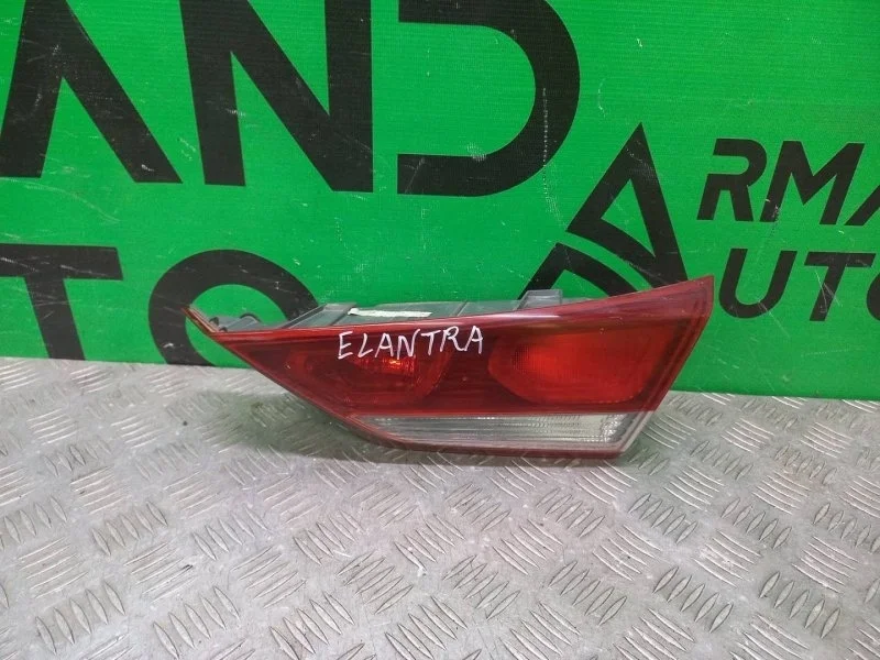 Фонарь внутренний Hyundai Elantra 2015-2019 92404F2010 6 AD, правый